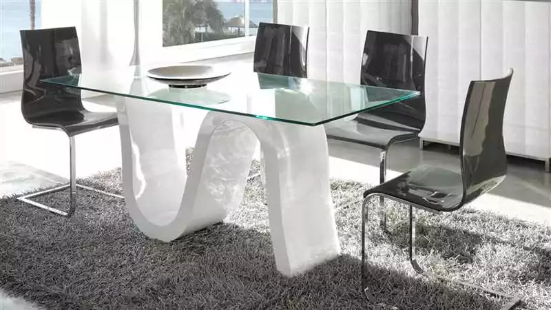 Как выбрать идеальные столы и стулья для дизайна коттеджа